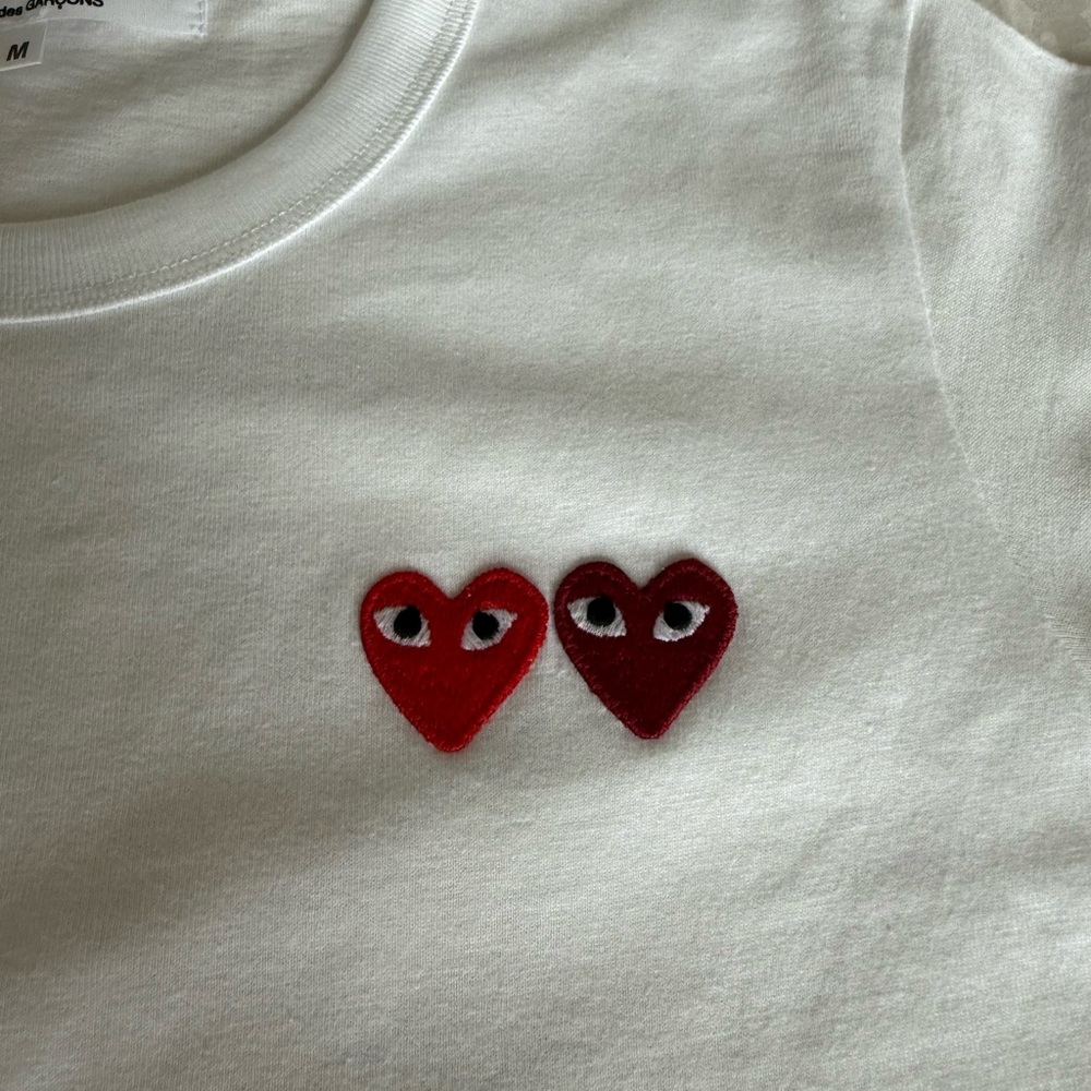 never wore it, the sizes run small in my opinion the size M looks like an S - Picture 2 of 3